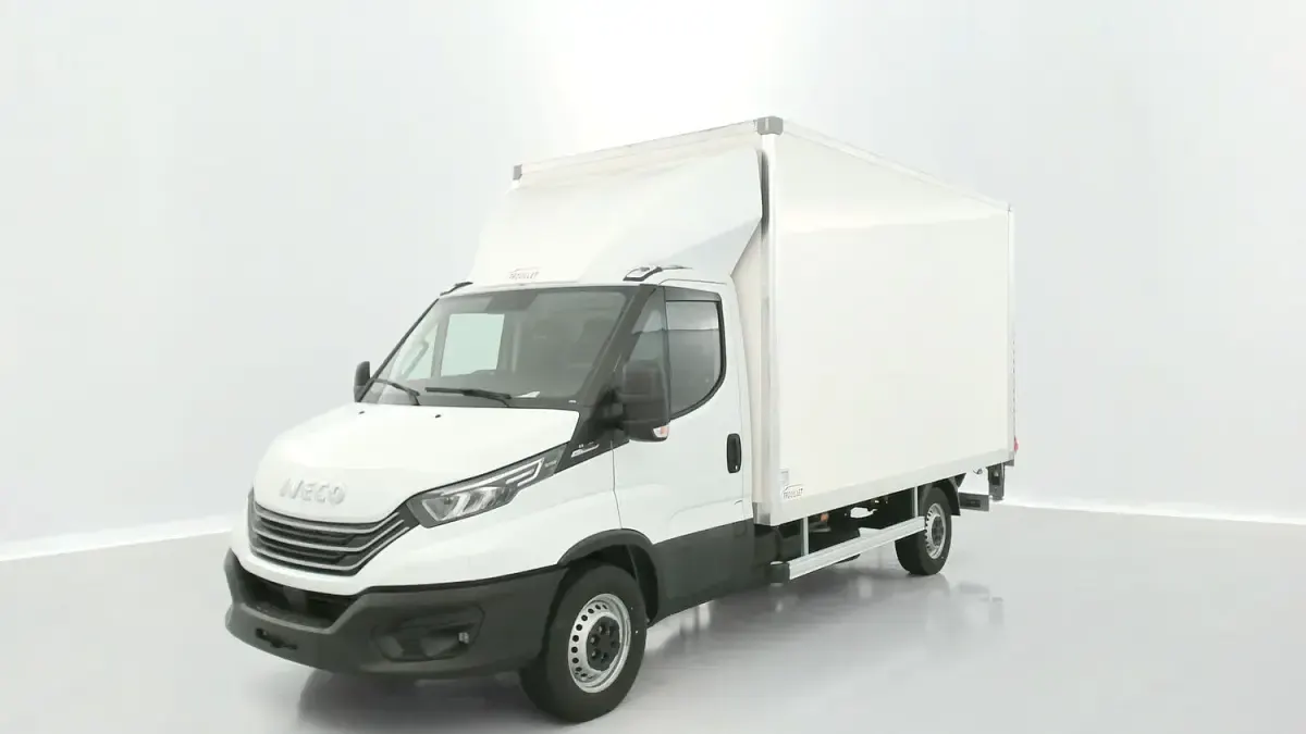 Neu Iveco Daily 160 PS (117 kW) 2025 (blanc) Van
