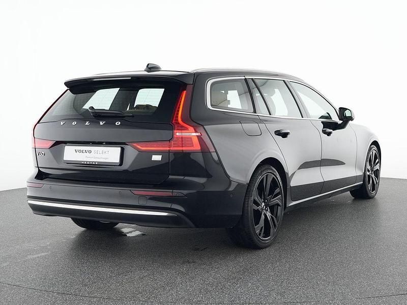 Gebraucht Volvo V60 Plus 349 PS (256 kW) 2023 Schwarz Kombi