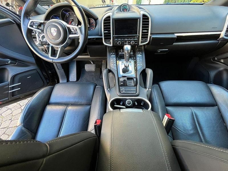 Schwarz Gebraucht 2016 Porsche Cayenne SUV | 39.500 € (Etwas zu teuer) - Bild 1/4