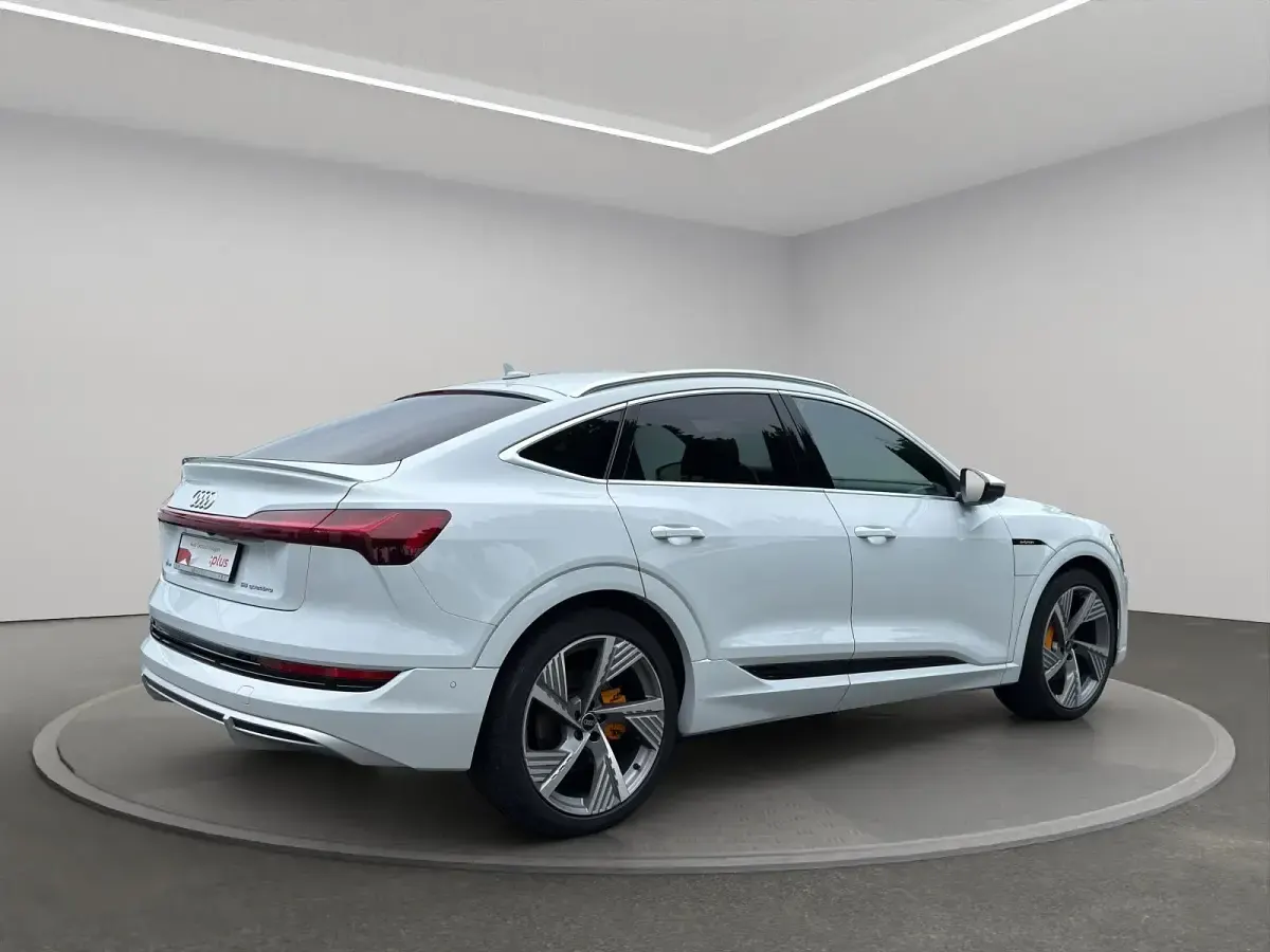 Gebraucht Audi e-tron Sportback S-Line 300 kW (408 PS) 2022 Gletscherweiß metallic SUV
