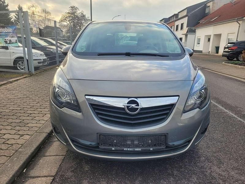 Braun Gebraucht 2011 Opel Meriva Color Edition Van / Kleinbus | 2.399 € (Superpreis) - Bild 1/4