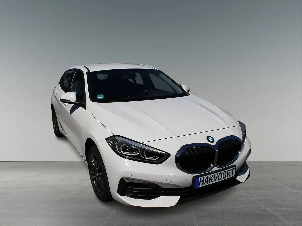 Gebraucht BMW 118 Advantage 136 PS (100 kW) 2024 Weiß Limousine