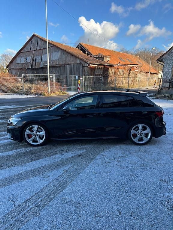 Gebraucht Audi S3 Ambiente 310 PS (228 kW) 2023 Schwarz Limousine