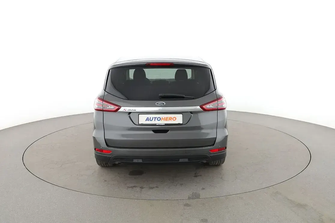 Gebraucht Ford S-MAX Titanium 150 PS (110 kW) 2017 Grau Van / Kleinbus