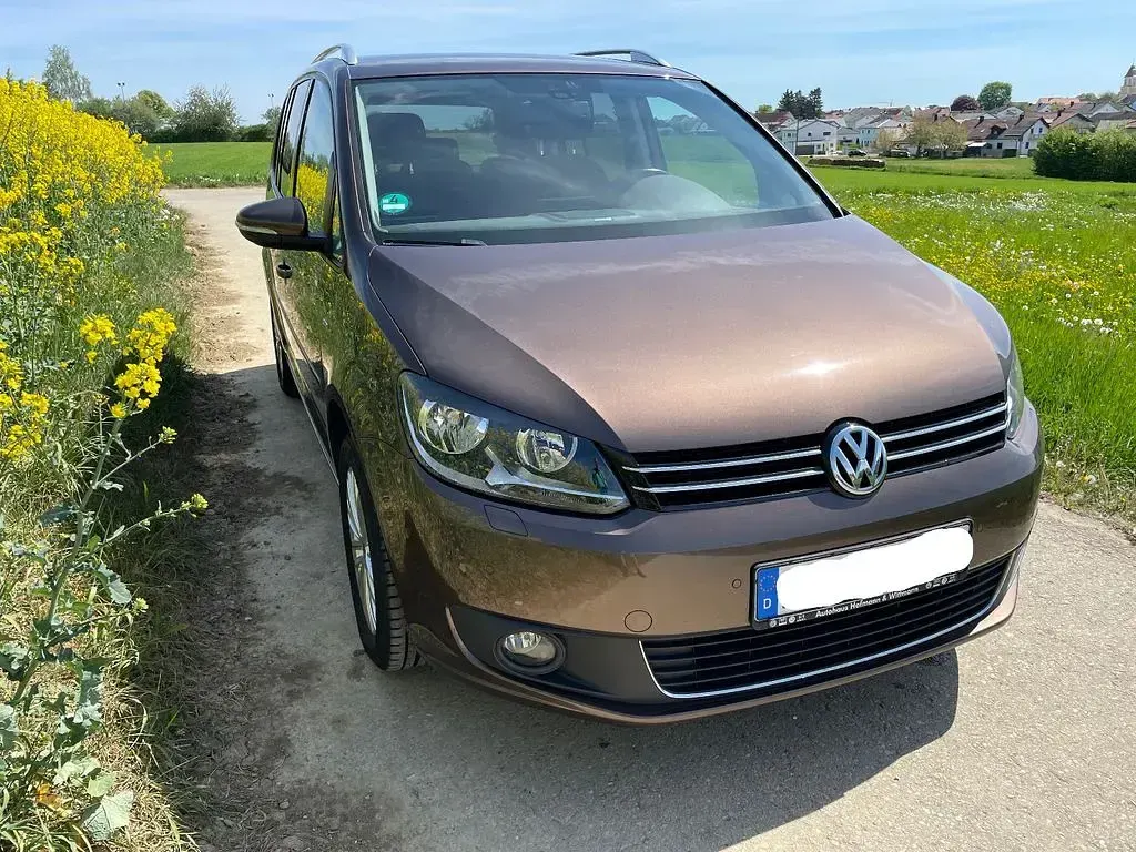 Gebraucht VW Touran Cup 140 PS (102 kW) 2014 Braun Van / Kleinbus