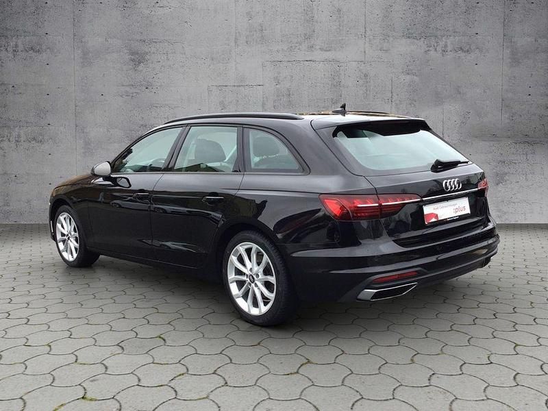 Gebraucht Audi A4 Basis 163 PS (119 kW) 2023 Brillantschwarz Kombi