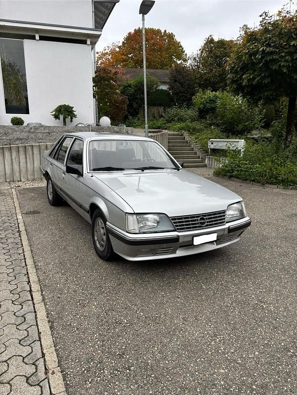 Silber Gebraucht 1986 Opel Senator Limousine | 6.000 € - Bild 1/4