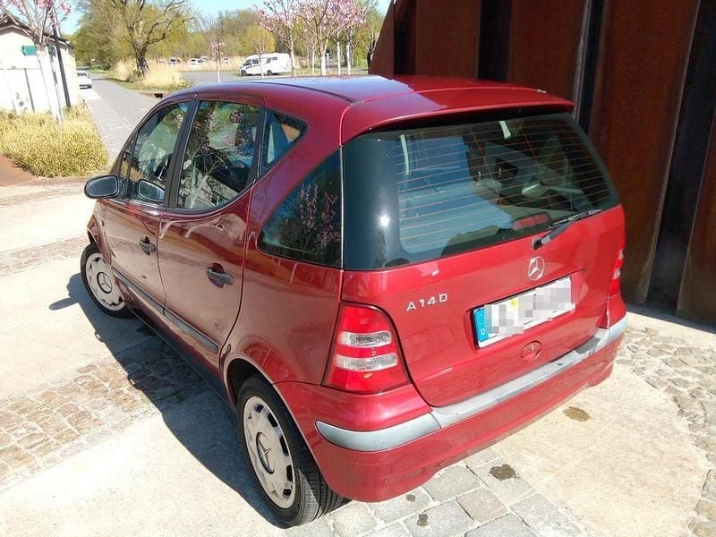 Gebraucht Mercedes A140 Classic 82 PS (60 kW) 2001 Rot Van / Kleinbus
