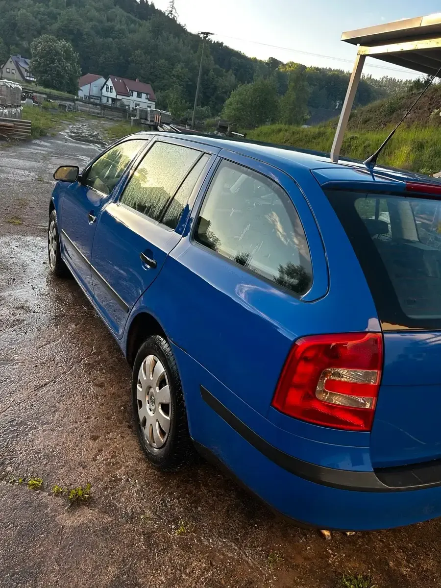 Gebraucht Skoda Octavia 105 PS (77 kW) 2007 Blau Kombi