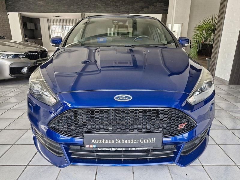 Usado Ford Focus ST 185 CV (136 kW) 2015 Azul Berlina