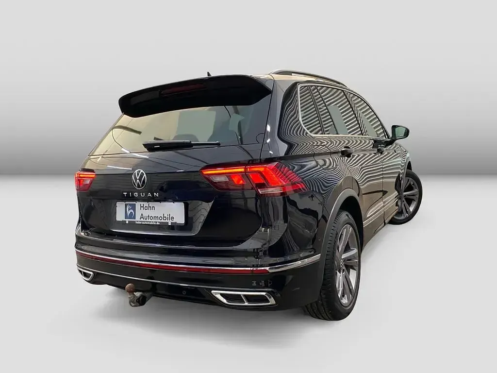 Gebraucht VW Tiguan R-line 150 PS (110 kW) 2024 Deep black perleffekt SUV