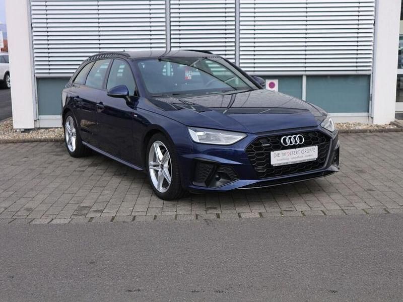 Gebraucht Audi A4 S-Line 204 PS (150 kW) 2023 Navarrablau metallic Kombi