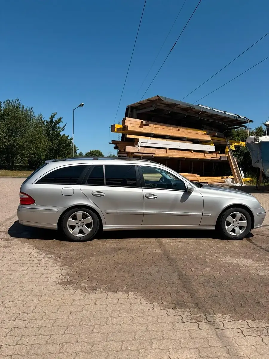 Gebraucht Mercedes E240 177 PS (130 kW) 2004 Silber Kombi