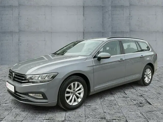 Gebraucht VW Passat Business 150 PS (110 kW) 2022 Grau Kombi