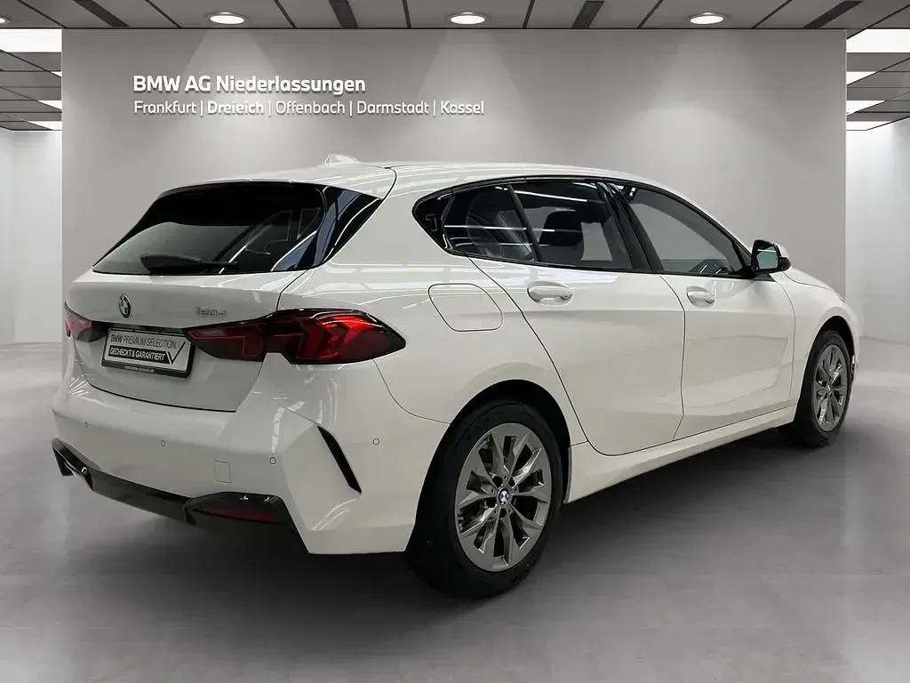 Używany BMW 120 150 KM (110 kW) 2025 Biały Hatchback