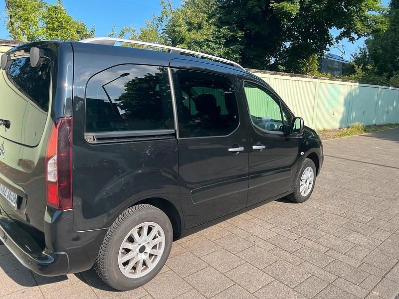 Gebraucht Citroën Berlingo 120 PS (88 kW) 2016 Schwarz Van / Kleinbus