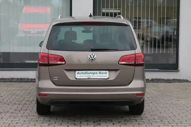 Gebraucht VW Sharan Highline 150 PS (110 kW) 2017 Gold Van / Kleinbus