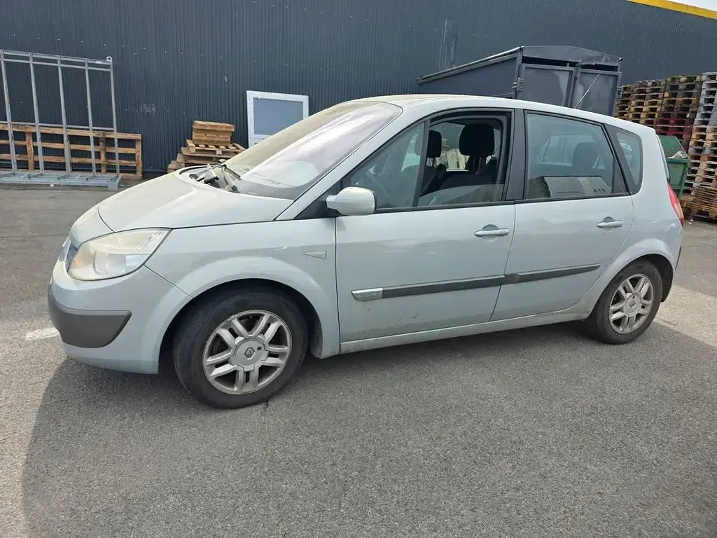 Gebraucht Renault Scénic II 135 PS (99 kW) 2004 Silber Van / Kleinbus