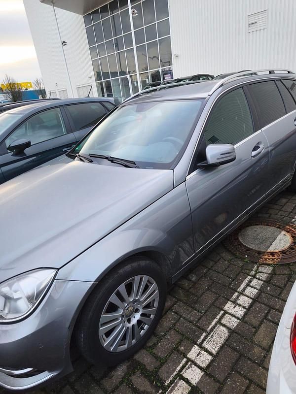 Gebraucht Mercedes C220 170 PS (125 kW) 2014 Grau Kombi