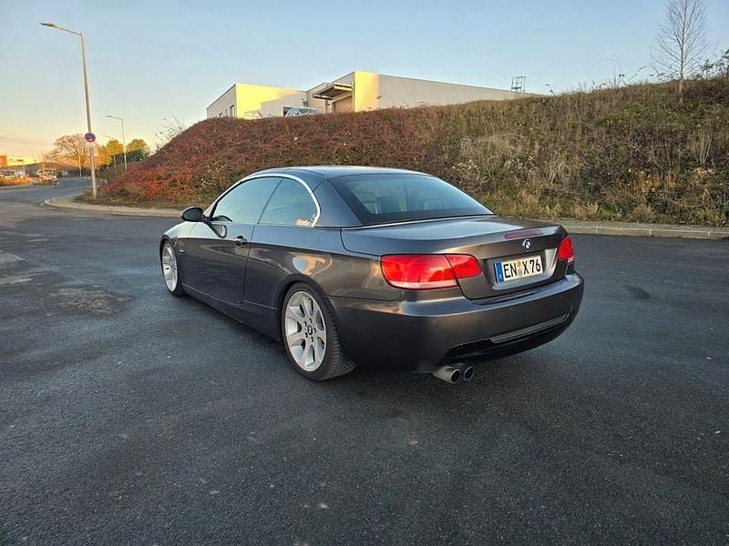 Gebraucht BMW 320 Cabriolet Performance 170 PS (125 kW) 2007 Grau Cabrio