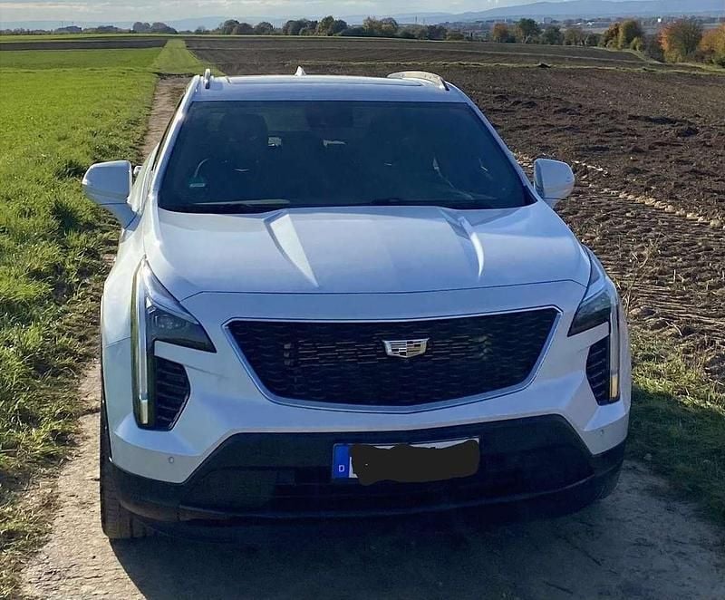 Weiß Gebraucht 2021 Cadillac XT4 SUV | 30.000 € (Fairer Preis) - Bild 1/4
