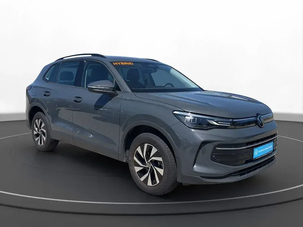 Gebraucht VW Tiguan Life 204 PS (150 kW) 2025 Grau SUV