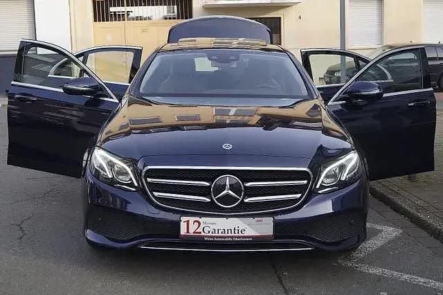 Usata Mercedes E450 367 CV (269 kW) 2019 Blu Berlina