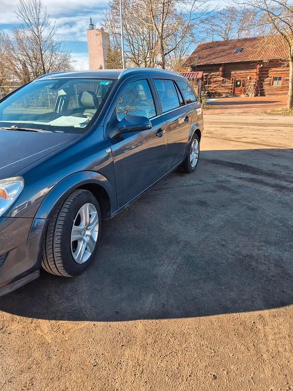 Gebraucht Opel Astra 110 PS (80 kW) 2010 Blau Kombi
