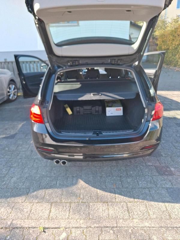 Gebraucht BMW 320 190 PS (139 kW) 2019 Schwarz Kombi