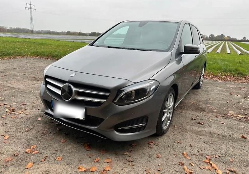 Gebraucht Mercedes B220 AMG line 177 PS (130 kW) 2015 Grau Van / Kleinbus