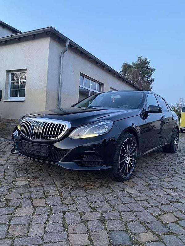 Gebraucht Mercedes E220 Edition 170 PS (125 kW) 2014 Schwarz Limousine