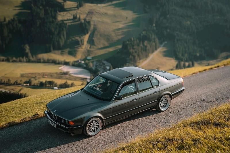 Grau Gebraucht 1988 BMW 735 Limousine | 20.500 € - Bild 1/4