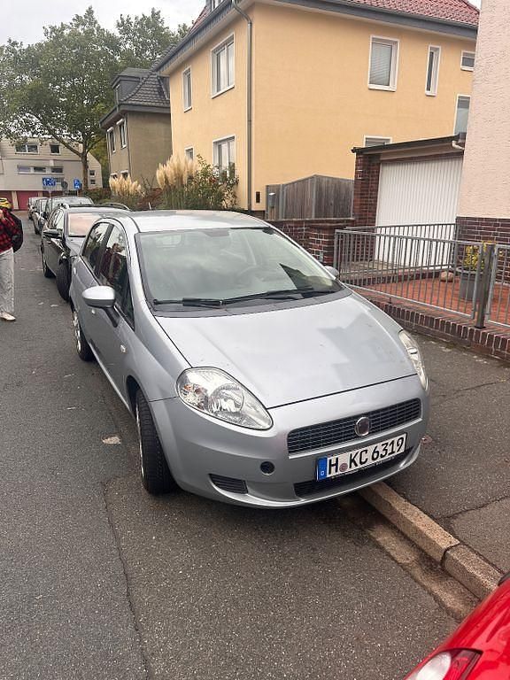 Silber Gebraucht 2008 Fiat Grande Punto Active Kleinwagen | 950 € (Superpreis) - Bild 1/4