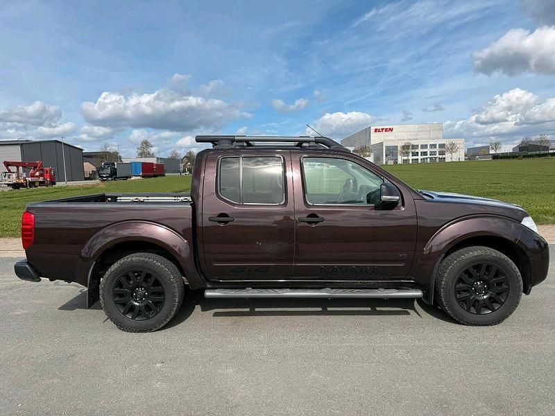 Gebraucht Nissan Navara 231 PS (169 kW) 2012 Braun Pickup