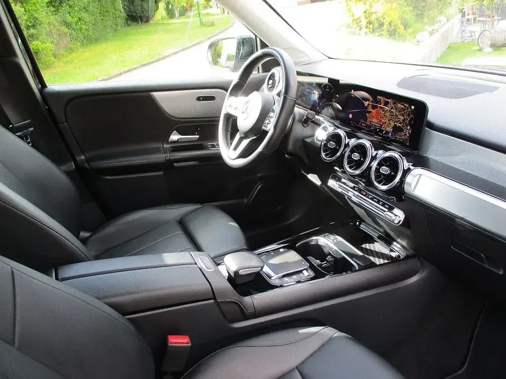 Gebraucht Mercedes GLB200 150 PS (110 kW) 2023 Schwarz SUV
