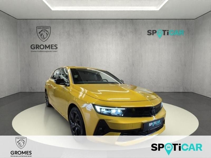 Amber yellow (metallic) Gebraucht 2024 Opel Astra Limousine | 20.790 € (Superpreis) - Bild 1/4