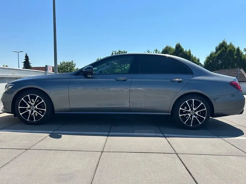 Gebraucht Mercedes E220 Avantgarde 194 PS (142 kW) 2016 Grau Limousine