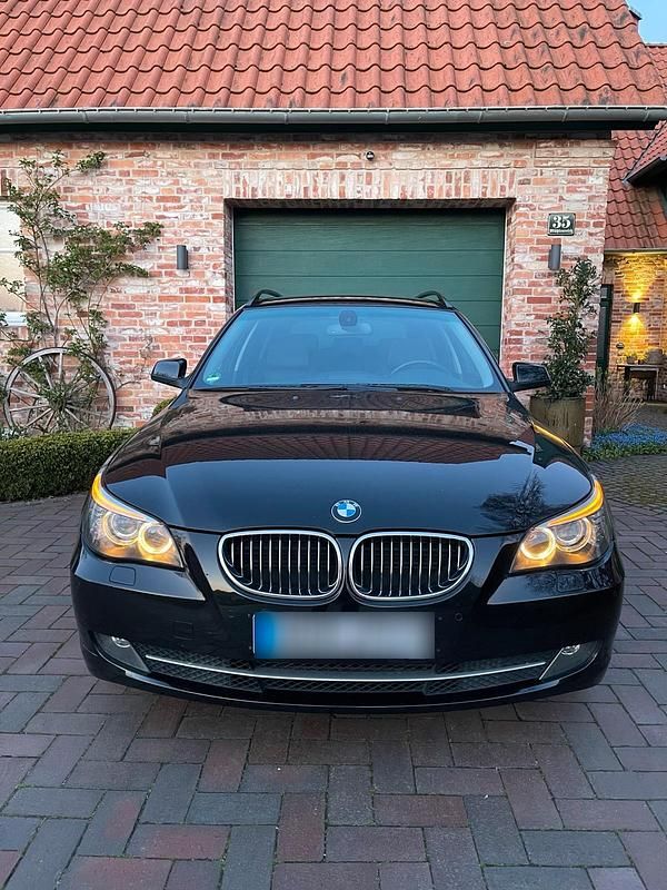 Gebraucht BMW 520 177 PS (130 kW) 2010 Schwarz Kombi