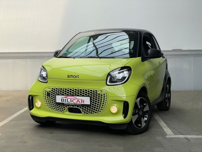 Grün Gebraucht 2021 Smart ForTwo Electric Drive Coupé | 11.800 € (Fairer Preis) - Bild 1/4