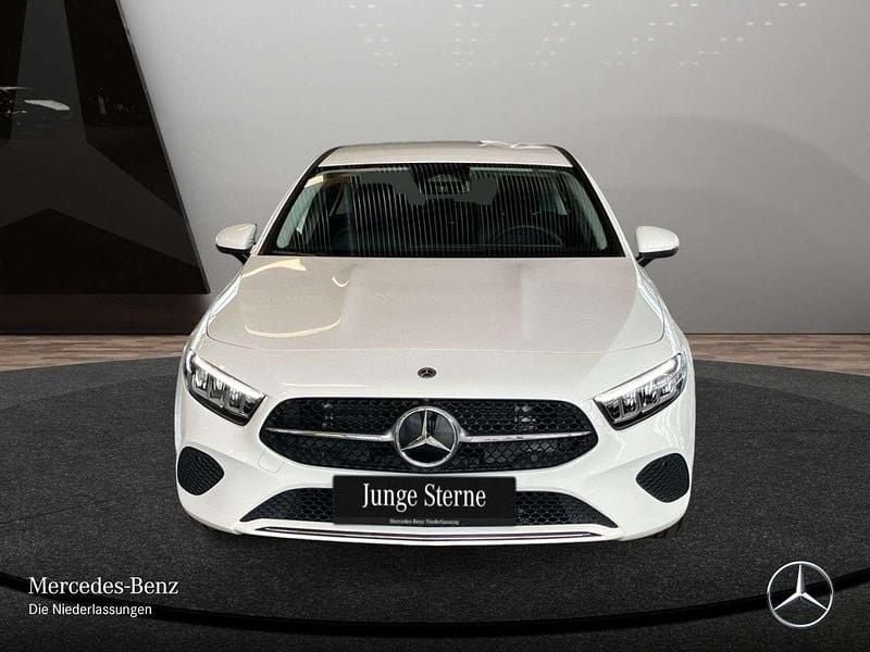 Gebraucht Mercedes A200 Advanced Plus 163 PS (119 kW) 2025 Weiß Limousine