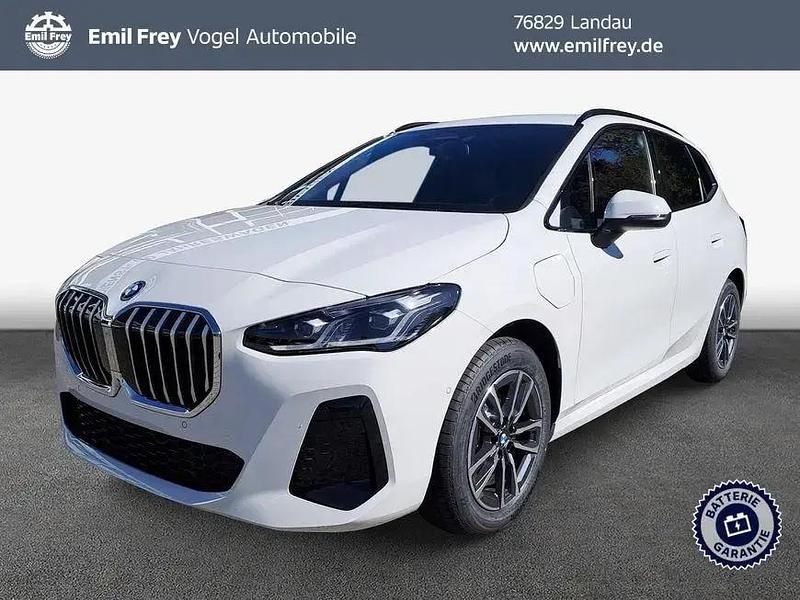 Neu BMW 225 Luxury Line 136 PS (100 kW) 2025 Weiß Kombi