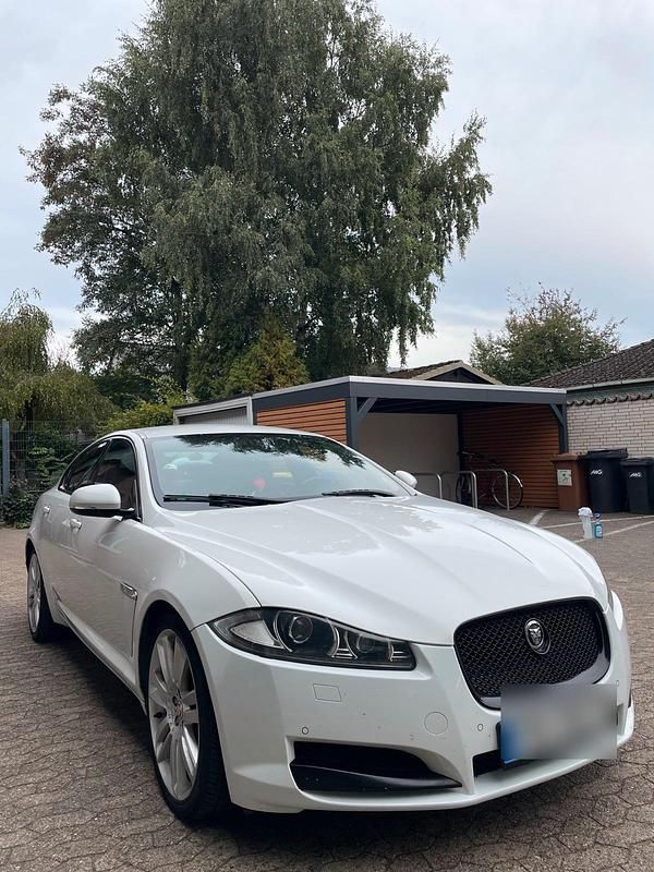 Weiß Gebraucht 2012 Jaguar XF Limousine | 8.800 € (Guter Preis) - Bild 1/4