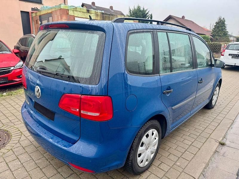 Gebraucht VW Touran Trendline 105 PS (77 kW) 2012 Blau Van / Kleinbus