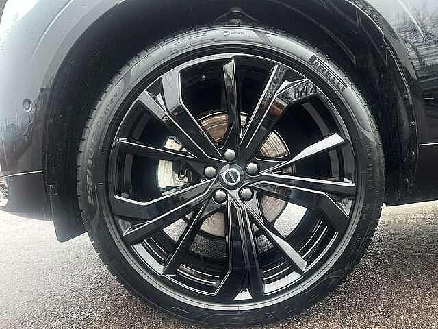 Gebraucht Volvo XC60 Plus 250 PS (183 kW) 2025 Onyx schwarz SUV