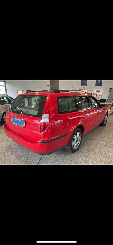 Gebraucht Ford Mondeo 130 PS (95 kW) 2004 Rot Kombi