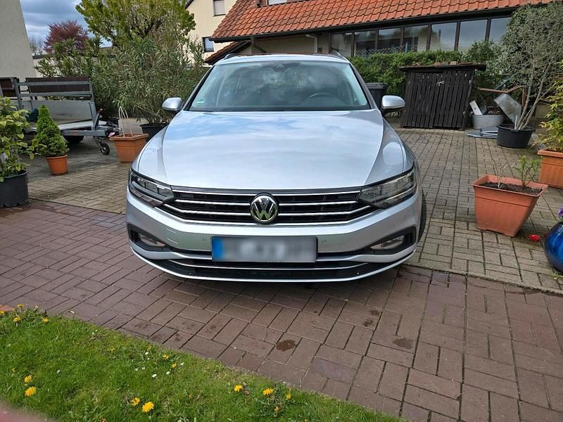 Usata VW Passat 122 CV (89 kW) 2020 Argento Station wagon