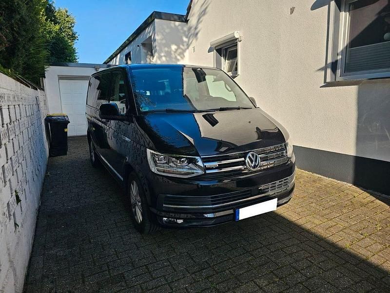 Schwarz Gebraucht 2016 VW T6 Highline Van | 39.000 € (Etwas zu teuer) - Bild 1/4