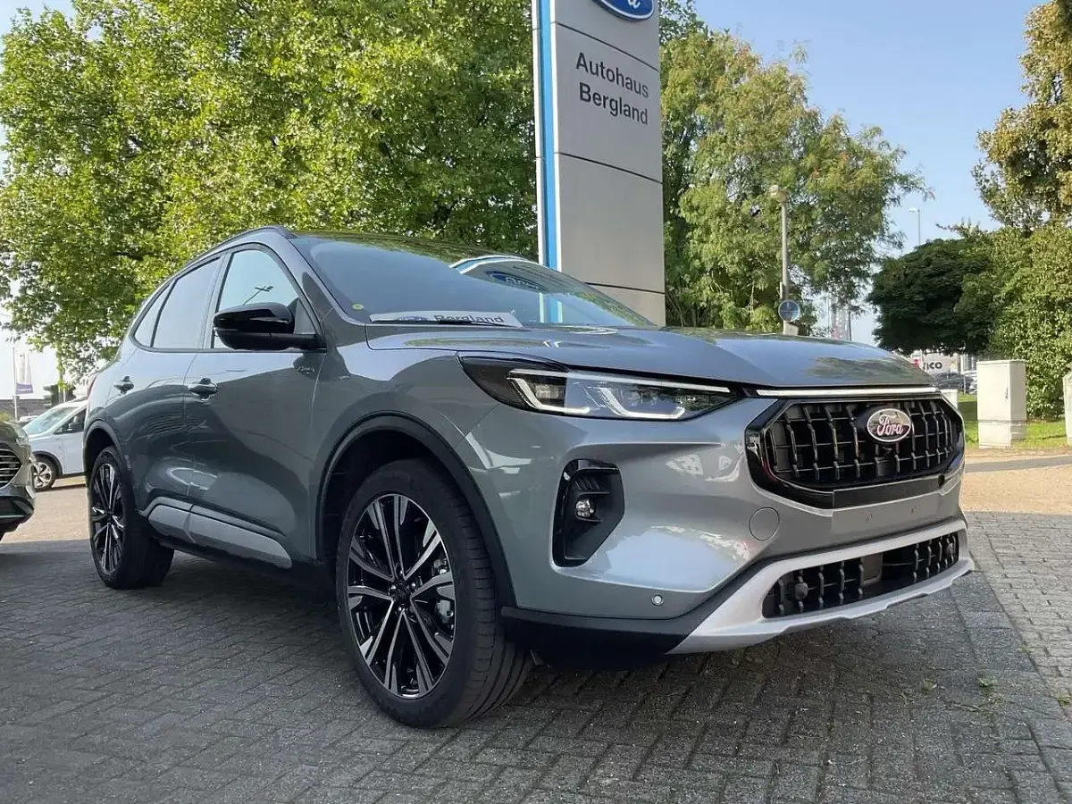 Gebraucht Ford Kuga Active X 242 PS (177 kW) 2025 Solarsilver metallic silber SUV