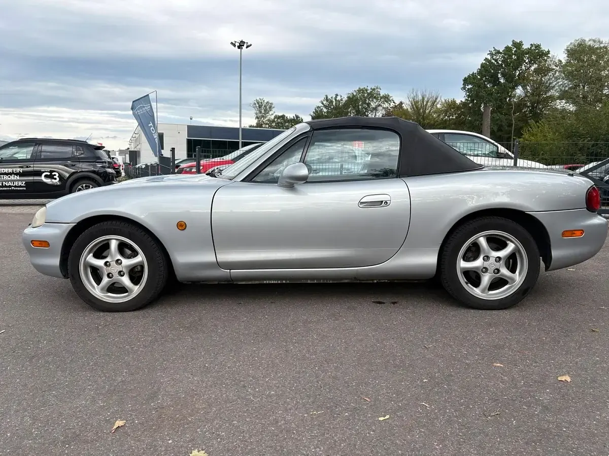 Gebraucht Mazda MX5 110 PS (80 kW) 2000 Silber Cabrio