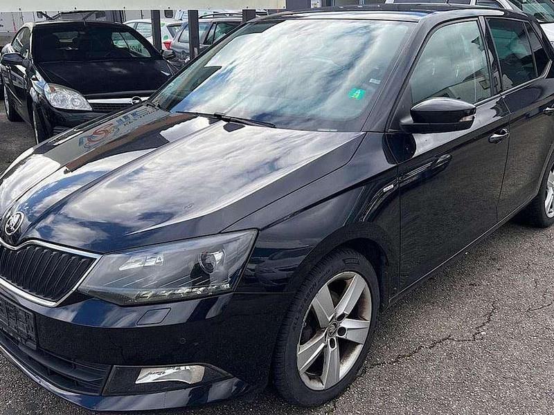 Schwarz (metallic) Gebraucht 2018 Skoda Fabia Drive Kleinwagen | 7.400 € (Guter Preis) - Bild 1/4